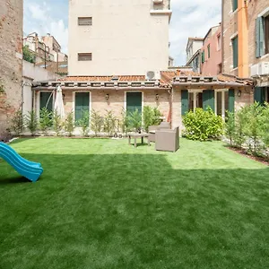 Corte Dei Santi , Venedig Italien