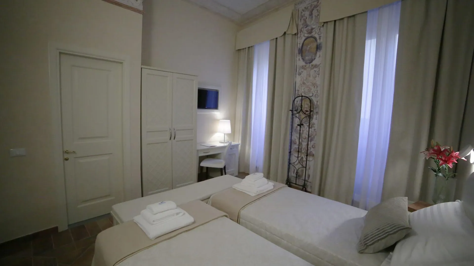 ***  Hotel Renaissance Florence Italy